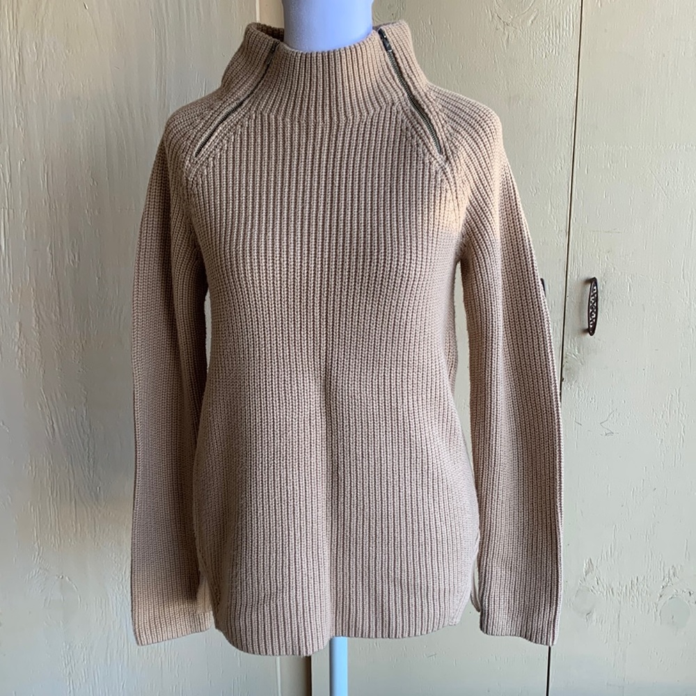 Banana Republic Sz S Camel Colored Sweater